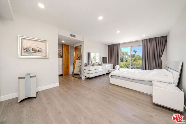 4925 Wilshire Boulevard 302, Los Angeles, CA 90010
