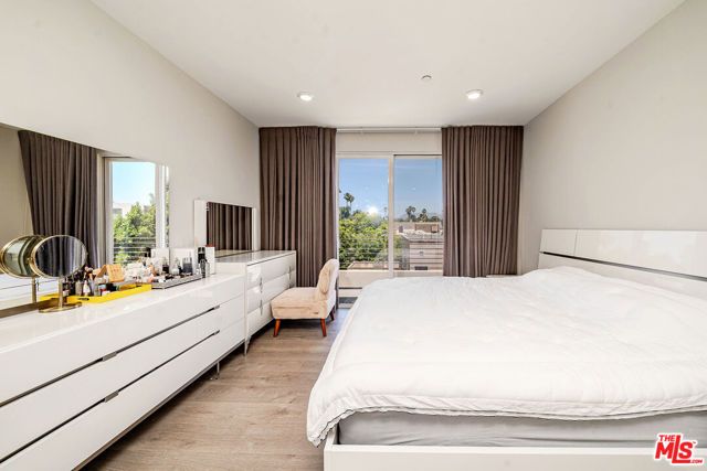 4925 Wilshire Boulevard 302, Los Angeles, CA 90010