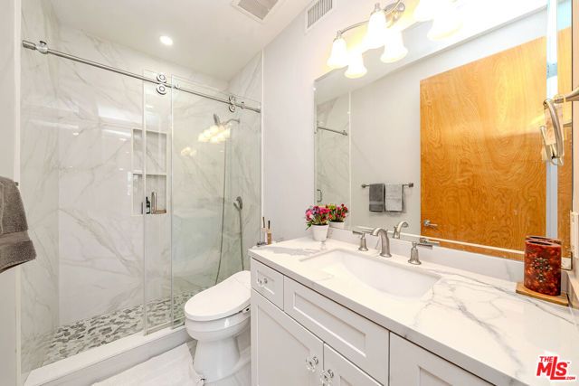 4925 Wilshire Boulevard 302, Los Angeles, CA 90010