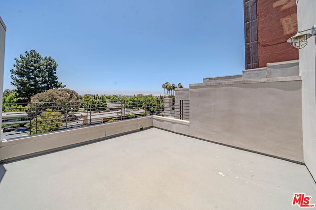 4925 Wilshire Boulevard 302, Los Angeles, CA 90010