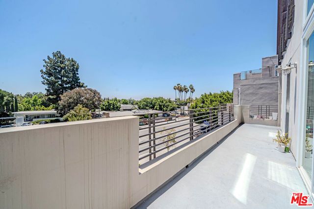 4925 Wilshire Boulevard 302, Los Angeles, CA 90010