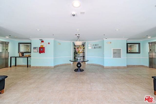 4925 Wilshire Boulevard 302, Los Angeles, CA 90010
