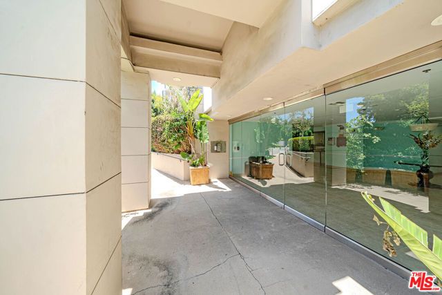 4925 Wilshire Boulevard 302, Los Angeles, CA 90010