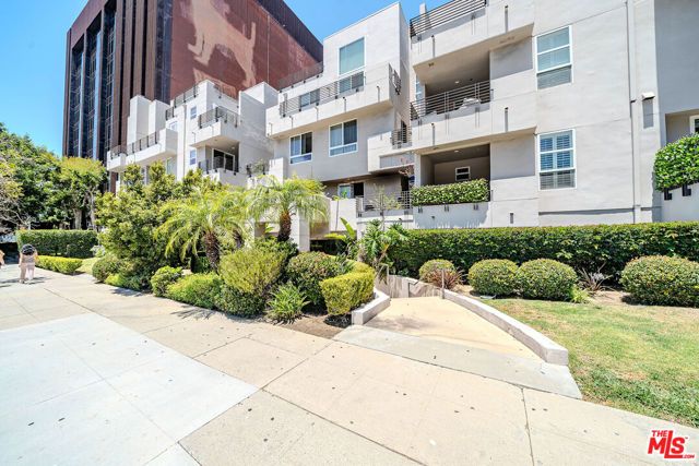 4925 Wilshire Boulevard 302, Los Angeles, CA 90010