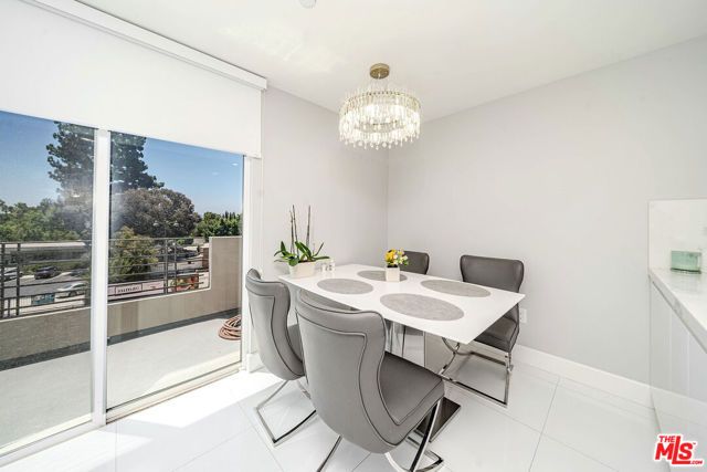 4925 Wilshire Boulevard 302, Los Angeles, CA 90010