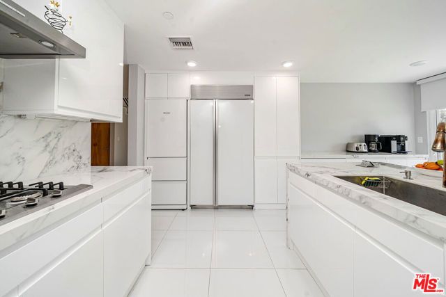 4925 Wilshire Boulevard 302, Los Angeles, CA 90010