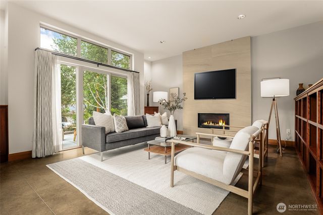 10644 Bartlett Avenue NE, Seattle, WA 98125