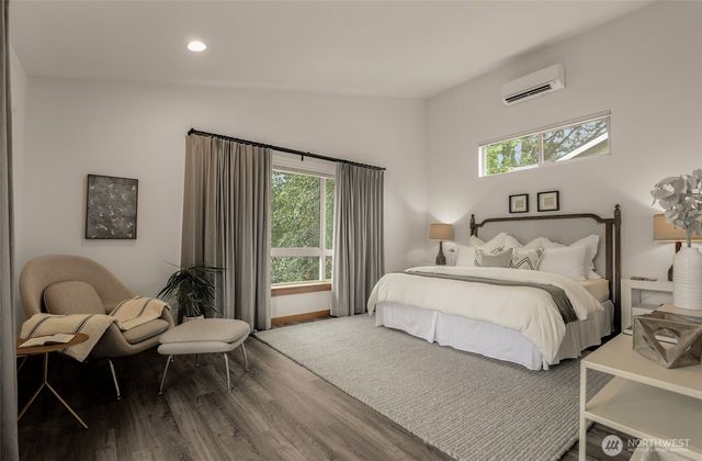 10644 Bartlett Avenue NE, Seattle, WA 98125