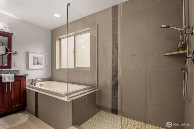 10644 Bartlett Avenue NE, Seattle, WA 98125