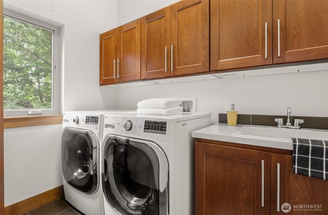 10644 Bartlett Avenue NE, Seattle, WA 98125