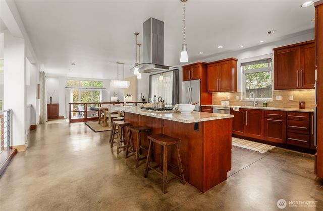 10644 Bartlett Avenue NE, Seattle, WA 98125
