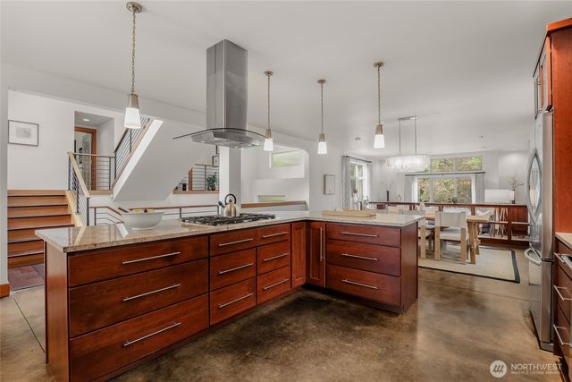 10644 Bartlett Avenue NE, Seattle, WA 98125