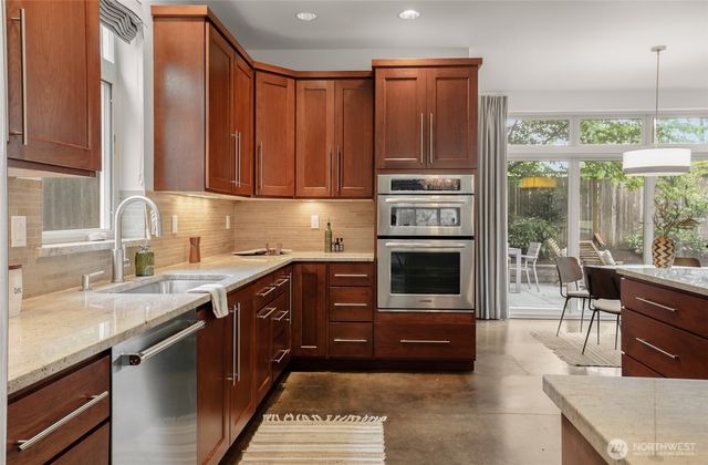 10644 Bartlett Avenue NE, Seattle, WA 98125