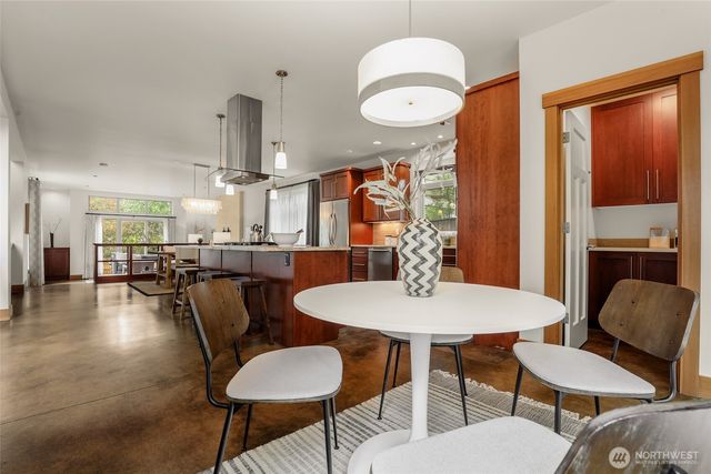10644 Bartlett Avenue NE, Seattle, WA 98125