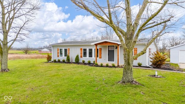 1076 E County Road 650 N, New Castle, IN 47362