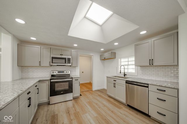 1076 E County Road 650 N, New Castle, IN 47362