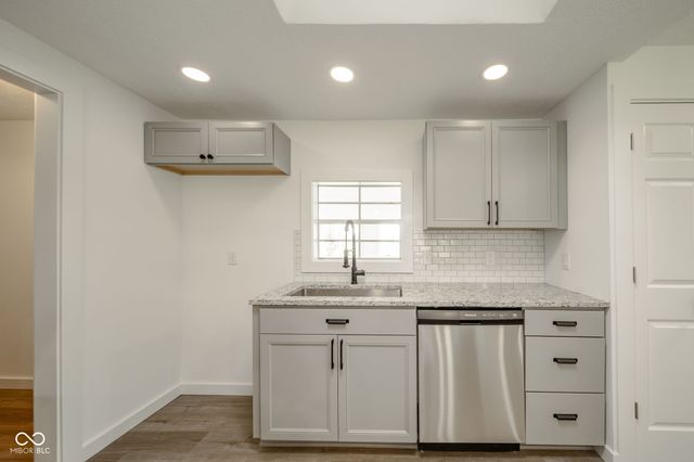 1076 E County Road 650 N, New Castle, IN 47362