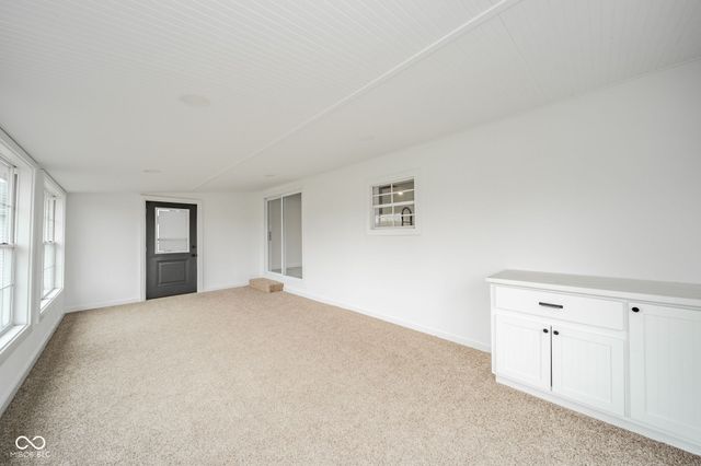 1076 E County Road 650 N, New Castle, IN 47362