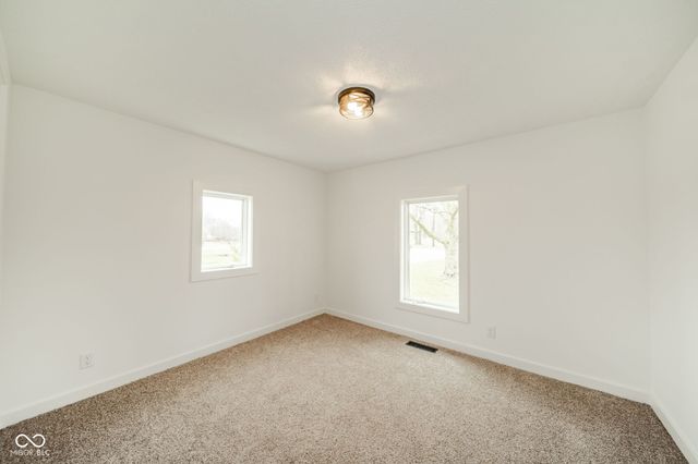 1076 E County Road 650 N, New Castle, IN 47362