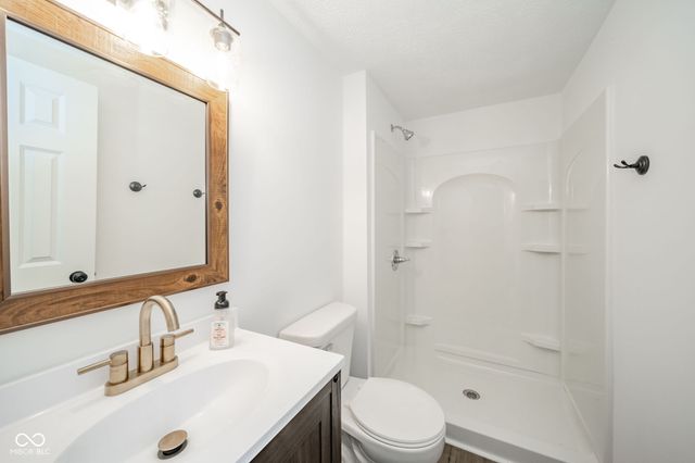 1076 E County Road 650 N, New Castle, IN 47362