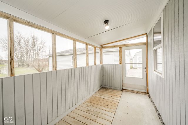 1076 E County Road 650 N, New Castle, IN 47362