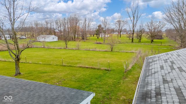 1076 E County Road 650 N, New Castle, IN 47362