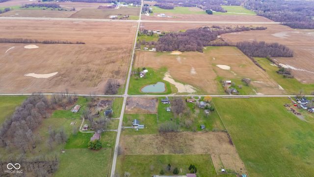 1076 E County Road 650 N, New Castle, IN 47362