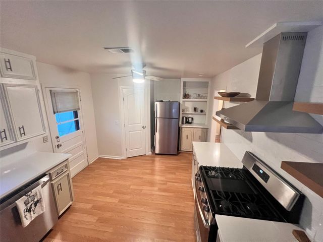 1212 Ball, Galveston, TX 77550
