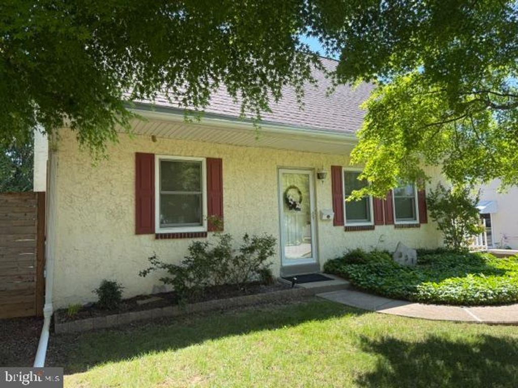 331 E WOODLYN CIR, Woodlyn, PA 19094