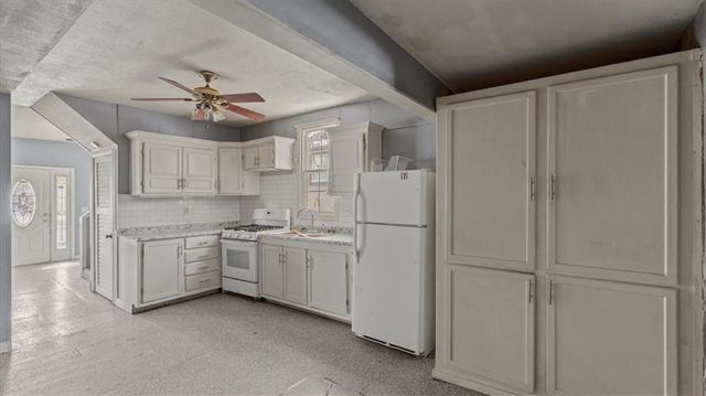 2412 Stewart Avenue, Kansas City, KS 66104