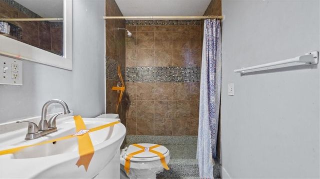 2412 Stewart Avenue, Kansas City, KS 66104