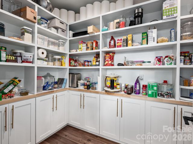 636 Crystal Heights Drive, Hendersonville, NC 28739