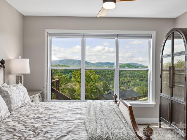 636 Crystal Heights Drive, Hendersonville, NC 28739