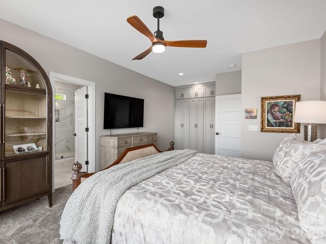 636 Crystal Heights Drive, Hendersonville, NC 28739