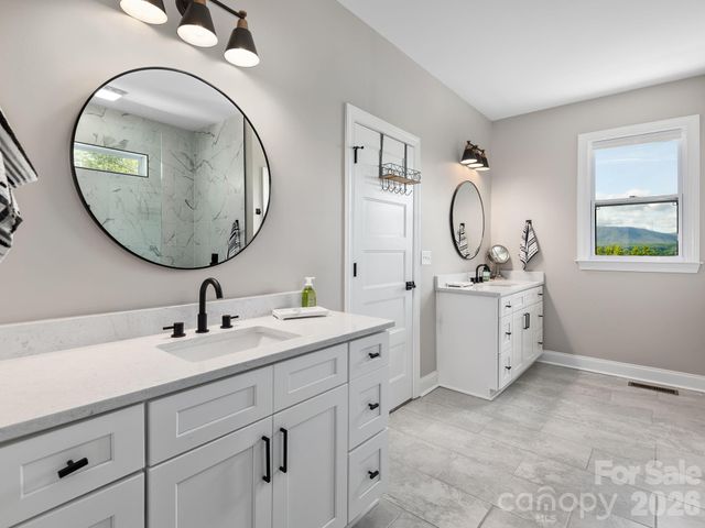 636 Crystal Heights Drive, Hendersonville, NC 28739