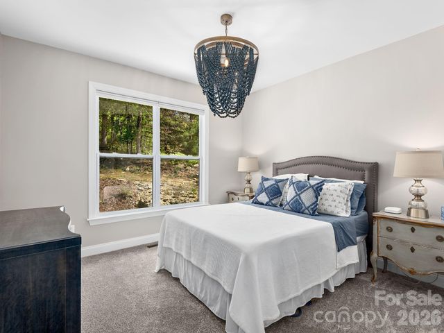 636 Crystal Heights Drive, Hendersonville, NC 28739