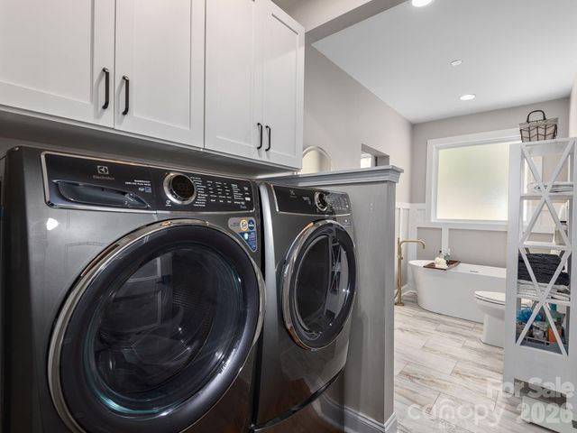 636 Crystal Heights Drive, Hendersonville, NC 28739