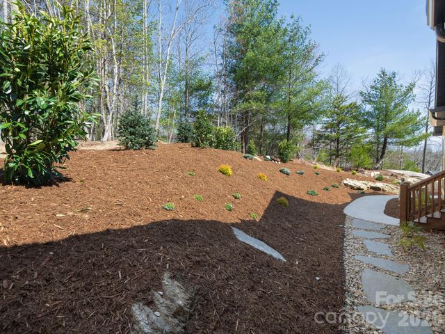 636 Crystal Heights Drive, Hendersonville, NC 28739