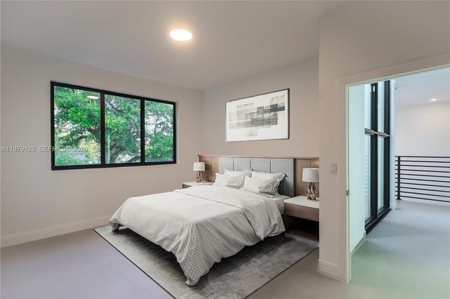 5802 NW 5th Av, Miami, FL 33127