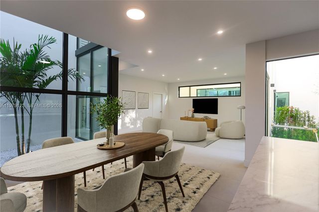 5802 NW 5th Av, Miami, FL 33127