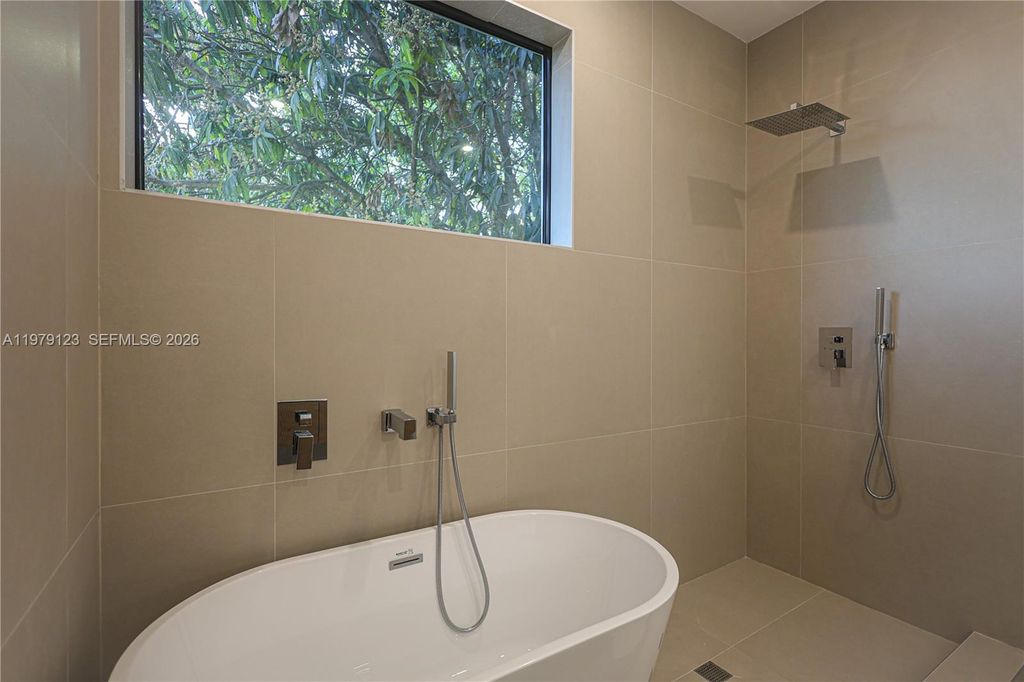 Image 13 of property listing at 5802 NW 5th Av, Miami, FL 33127