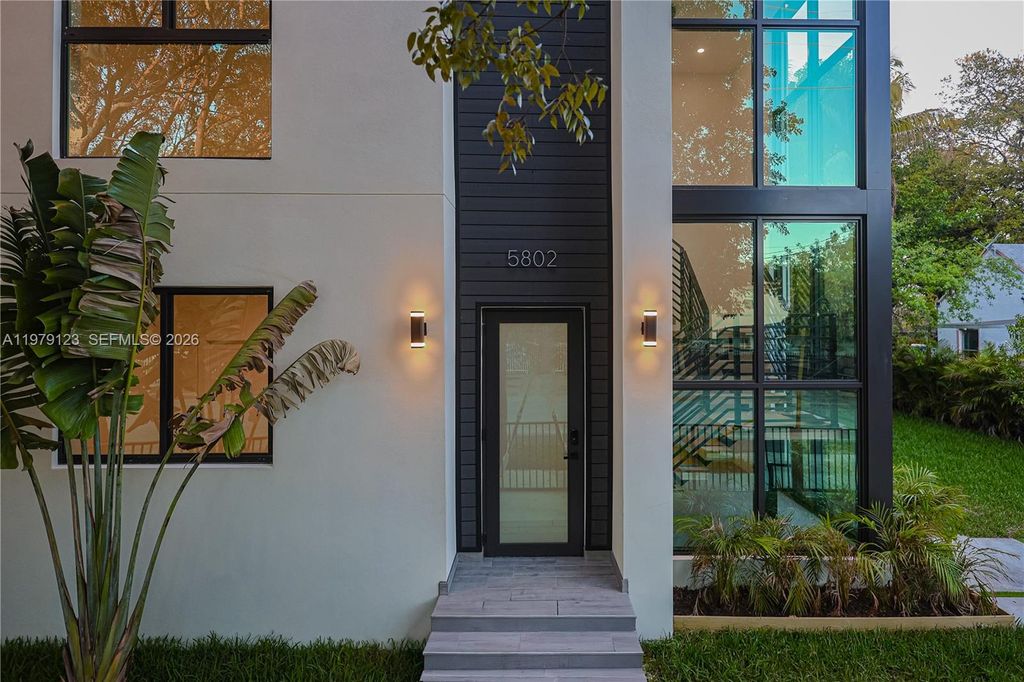 Image 2 of property listing at 5802 NW 5th Av, Miami, FL 33127