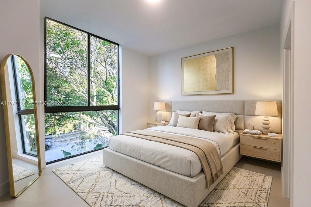 Image 8 of property listing at 5802 NW 5th Av, Miami, FL 33127