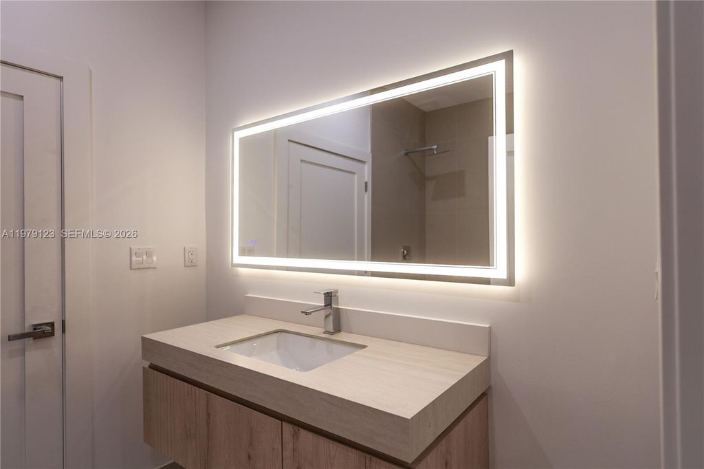 Image 9 of property listing at 5802 NW 5th Av, Miami, FL 33127