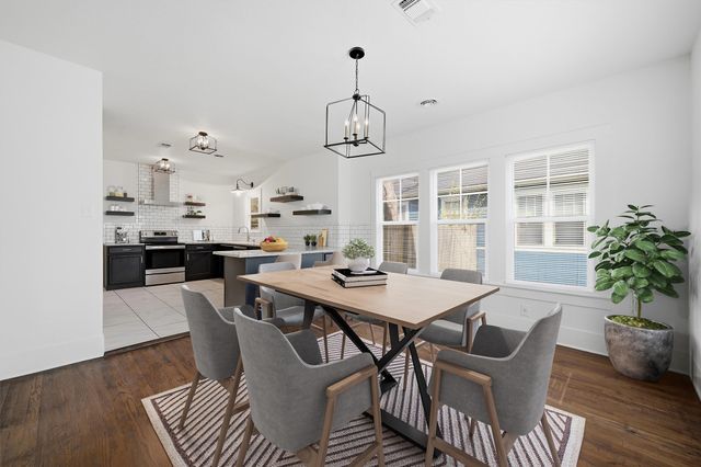 904 N Woods Street, Sherman, TX 75092