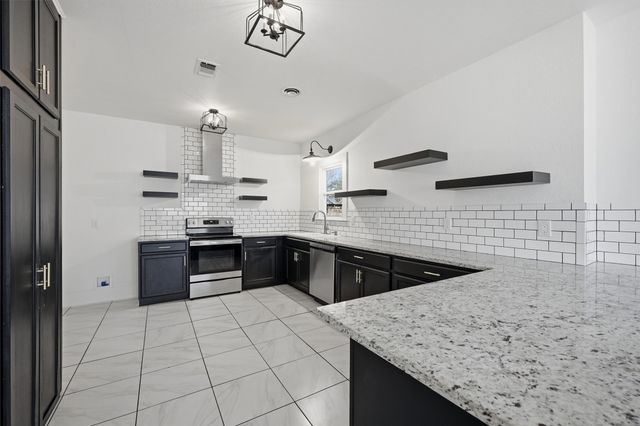 904 N Woods Street, Sherman, TX 75092