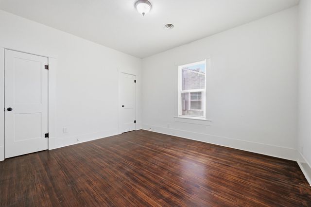 904 N Woods Street, Sherman, TX 75092