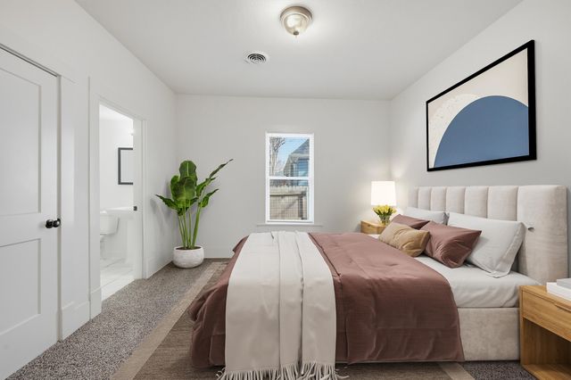 904 N Woods Street, Sherman, TX 75092