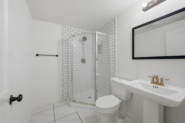 904 N Woods Street, Sherman, TX 75092