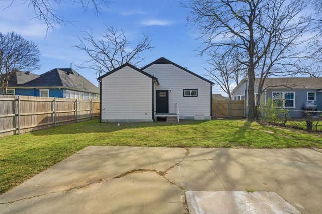 904 N Woods Street, Sherman, TX 75092